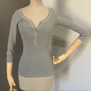 Hollister Buttoned Quarter Length Sleeve Tee